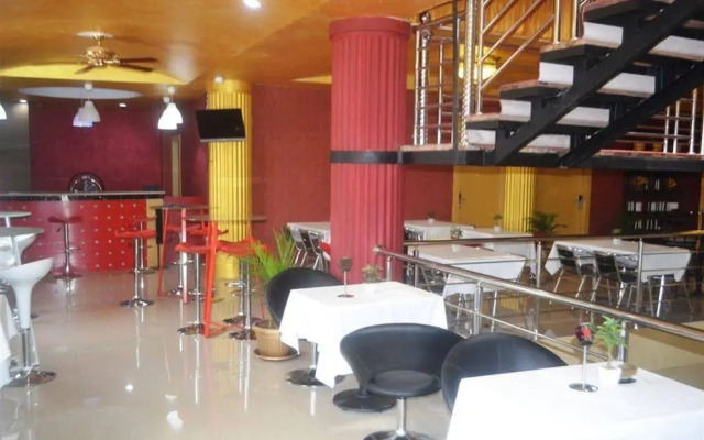 Z Suites Hotel