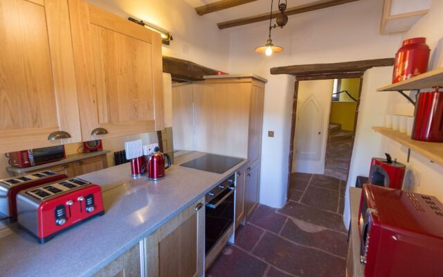HAILE HALL Private Wing 4 Ensuite Bedrms