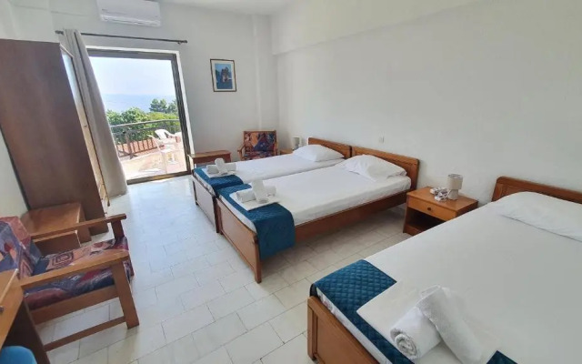 Pashos Hotel