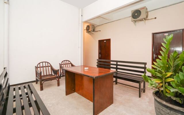 OYO 1374 Semampir Residence at Ahmad Yani