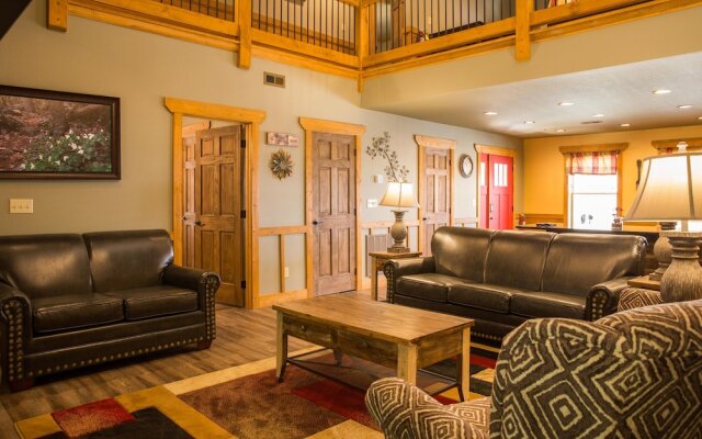 A Hilltop Hideaway - Four Bedroom Chalet