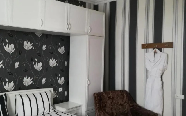 Nikoloz Guesthouse