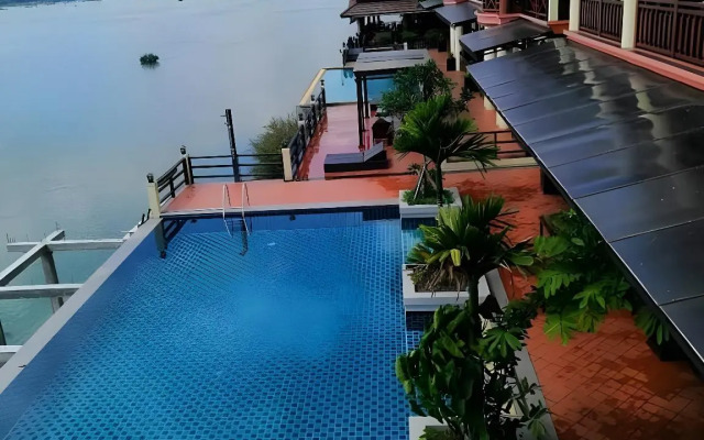Pon Arena Hotel