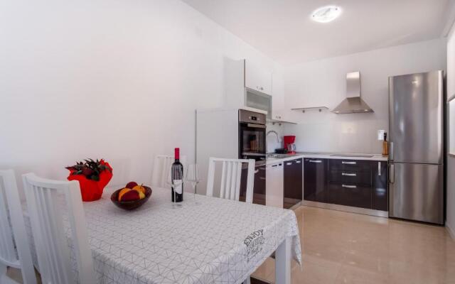 Apartment Mirna