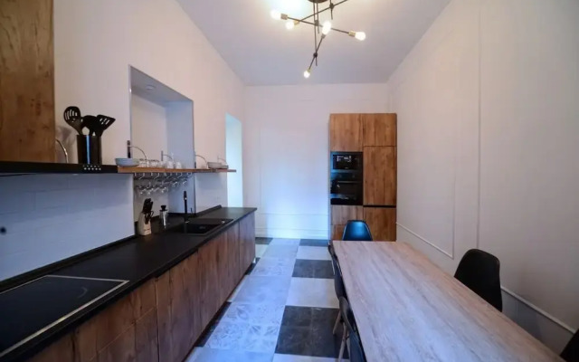 KievApts Pushkinskaya 10