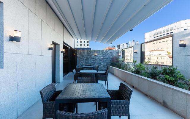 Brown Dot Hotel Beomil