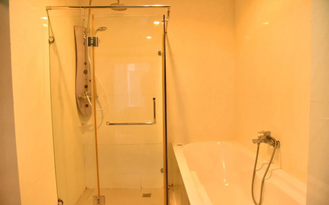 Boss Suites Nana Hotel