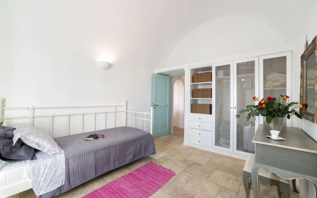 Sleeps8-parking-garden-pool-sunsets-barbeque