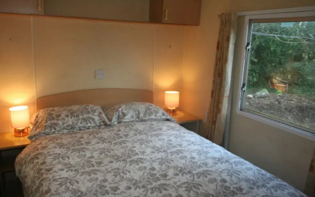 Lovely Bk Calypso Bluebird 6 Berth Holiday Caravan