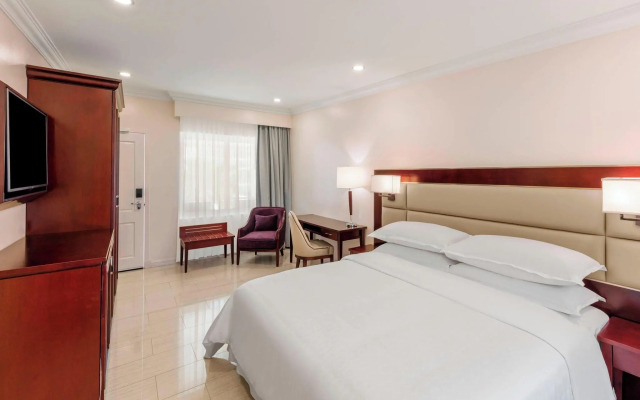 Sheraton Samoa Aggie Grey's Hotel & Bungalows