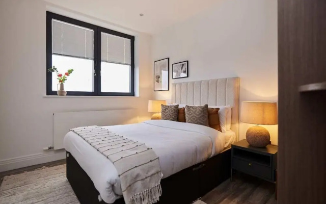 The Harlesden Escape - Spacious 3bdr Flat With Balcony