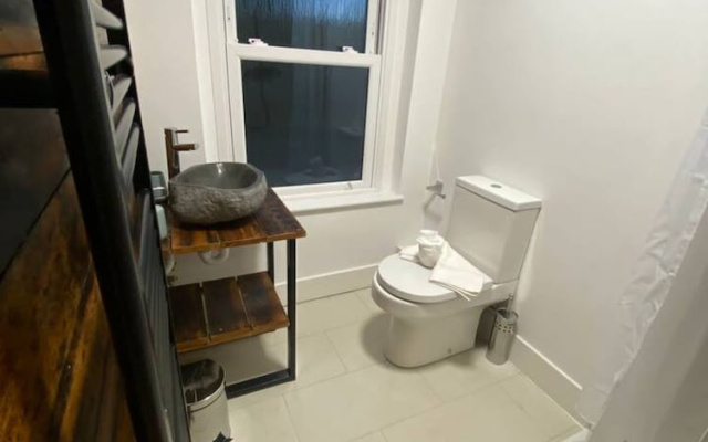 De Parys Serviced Flat in Bedford 4