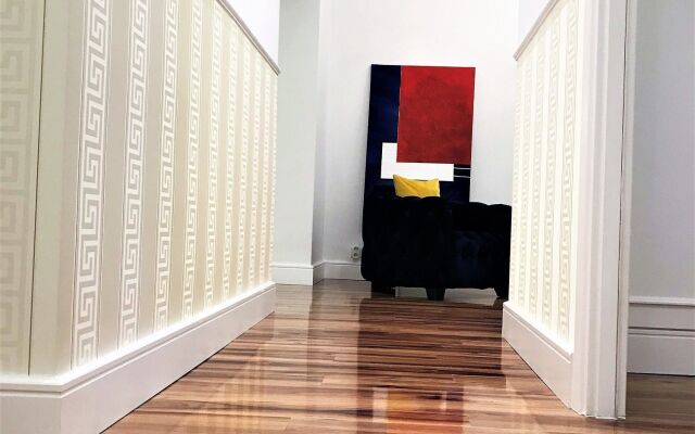 MONDRIAN Luxury Suites UNESCO Old Town