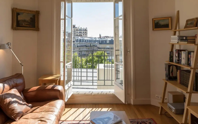Eiffel Park Peaceful 1 Bedroom Apt Near the Eiffel Tower