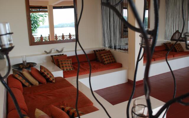 Kalla Bongo Lake Resort