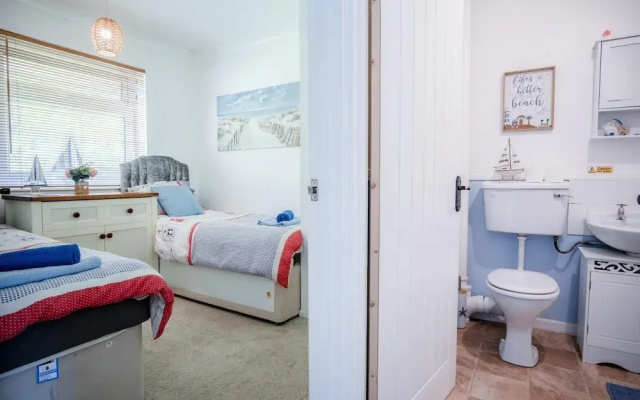 Bayview 32 - 2 Bedroom Chalet - Bayview Oxwich