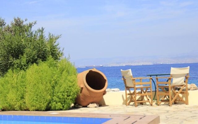 Irides Luxury Beach Hotel