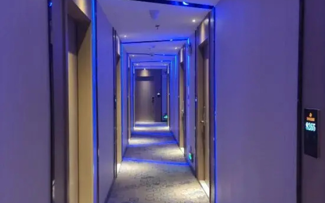 Guangzhou Longxiang Wisdom Hotel Gangding Subway Station