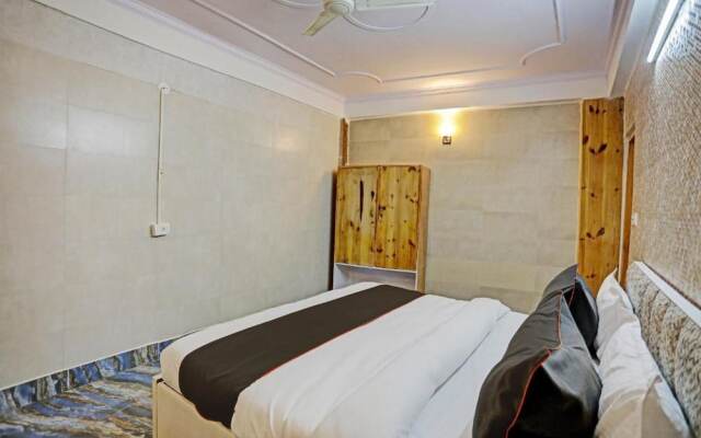 Umen Hotel Sector 66