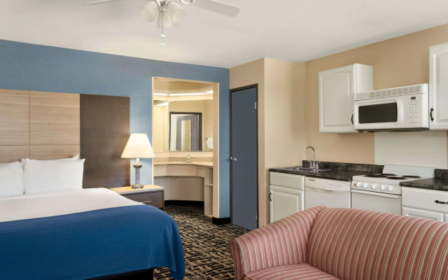 Baymont by Wyndham Ft. Leonard/Saint Robert