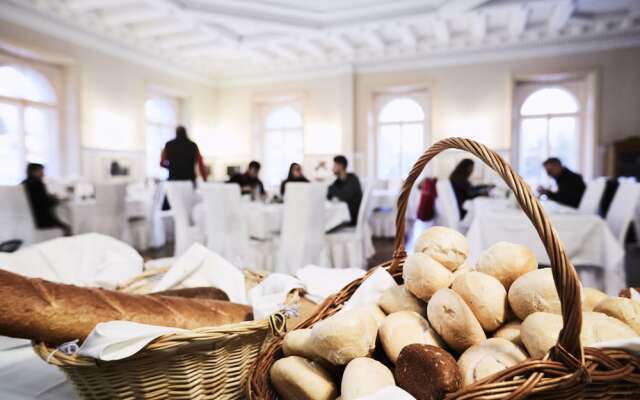 Maloja Palace Residence