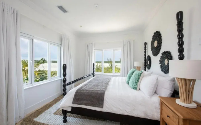Turtle Pointe - Lux New Windermere Home W/pool, Boat Dock, Beach 3 Bedroom Home — фото 5