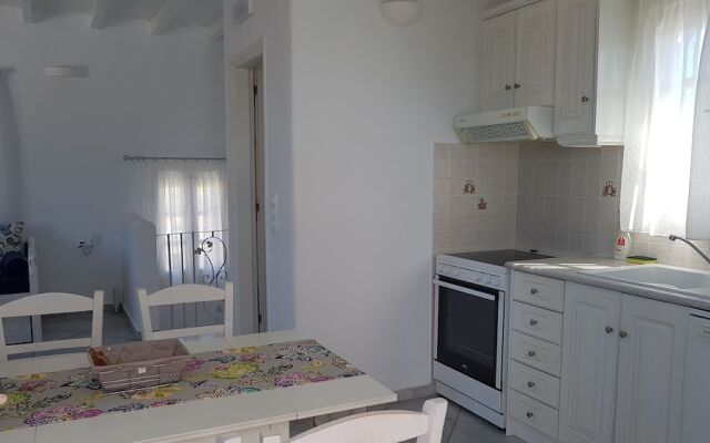 Petroto Abodes