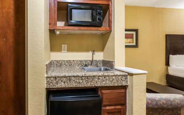 Quality Inn & Suites Lafayette