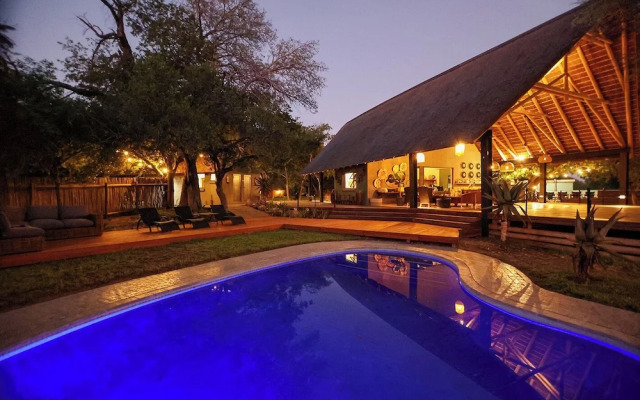 Tomo Safari Lodge