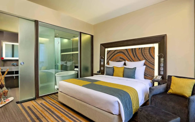 Novotel Kolkata Hotel & Residences Hotel