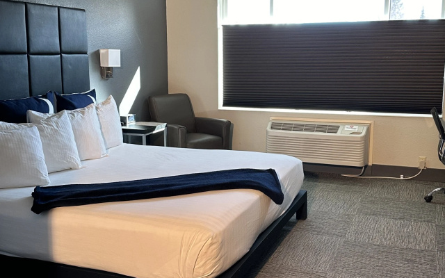 Wood River Inn & Suites