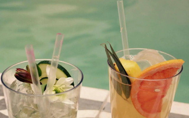 Sacha Mistol Art Hotel