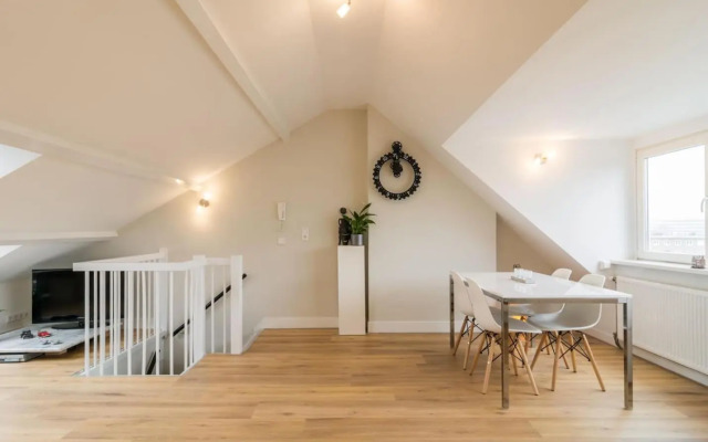 Beautiful penthouse near Rai and centre