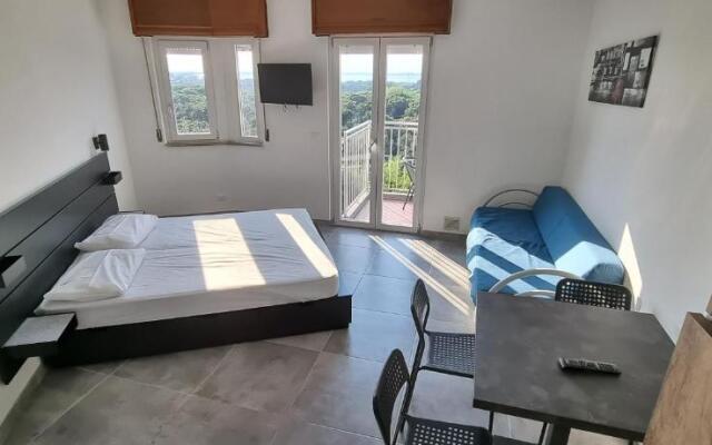 International Seaview Apartments