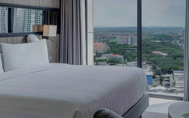 Whiz Luxe Hotel Spazio Surabaya