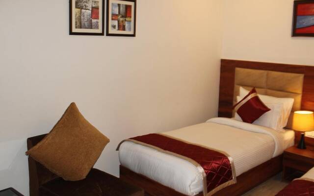 Red Crown Hotel