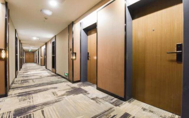 Chongqing Jinchuan Hotel