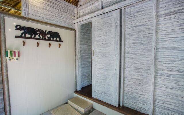 Bay Shore Hut's Lembongan