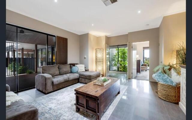 Red Lotus Guesthouse