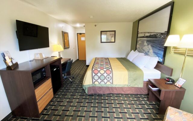 Super 8 Newport News/Jefferson Ave.