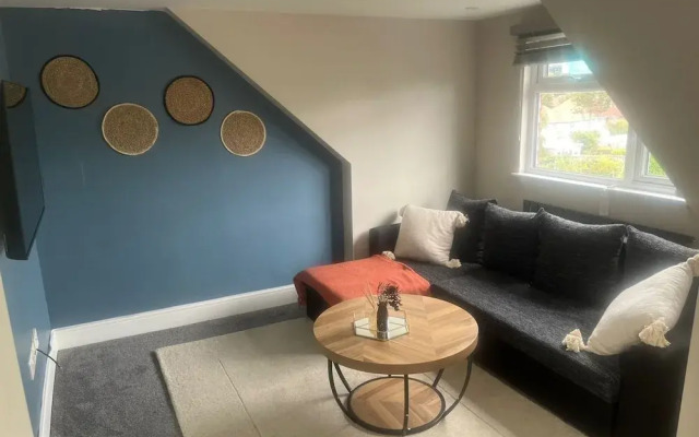 Apartment in Wembley by Belvilla