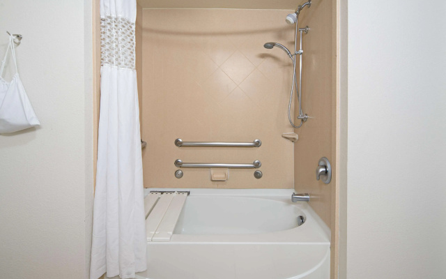 Hampton Inn & Suites Bakersfield/Hwy 58, CA