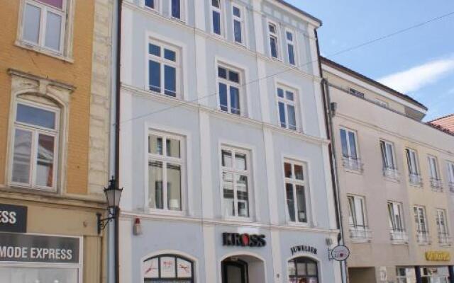 Wismaria Nähe Markt - ABC170