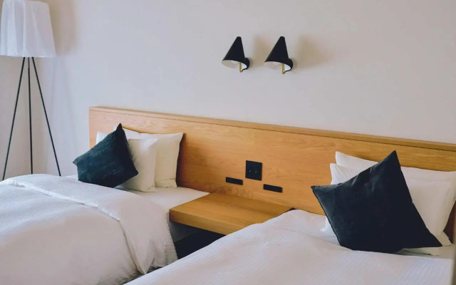 Bird Hotel