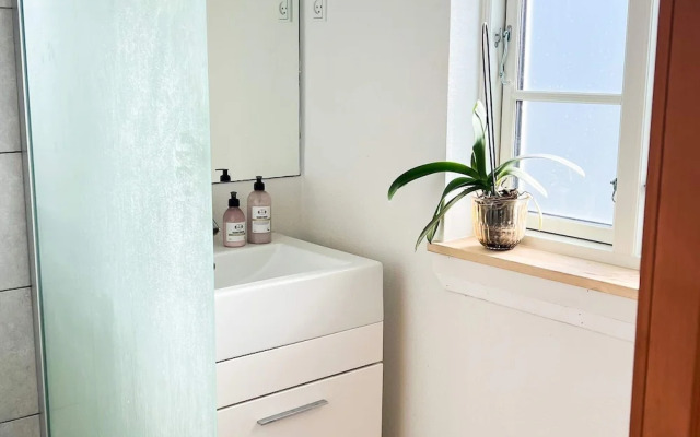 Cozy Summer House Near Ore Strand