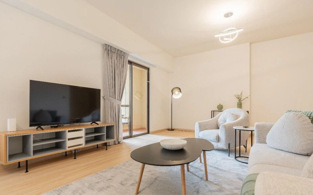 Renovated 1 BR with Sea & Marina Views