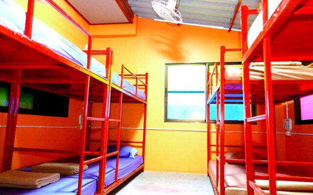 OYO 586 I Hostel Phuket