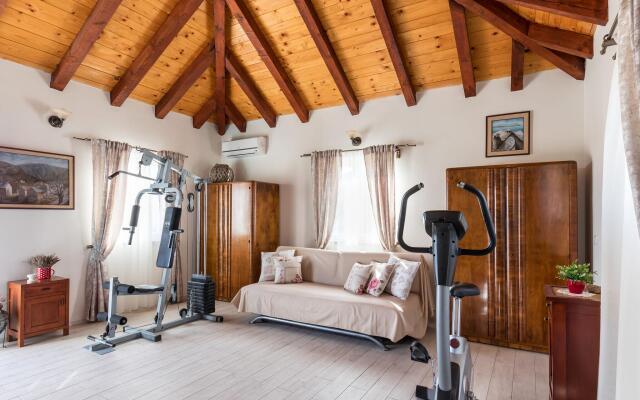 Luxurious Villa in Selca With Pool