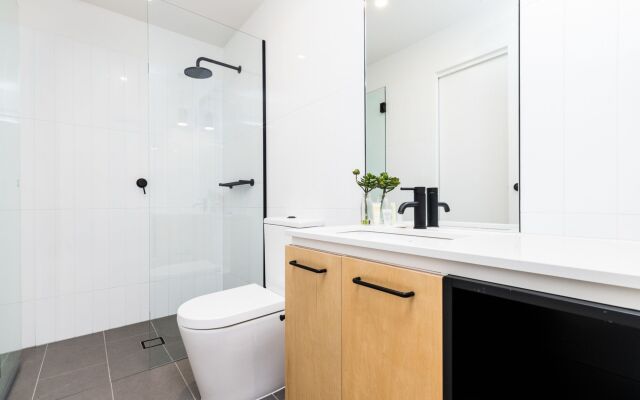 Saint Domain Apartment Hotel