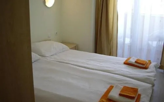 Pollo Resort Mikosta Apartments